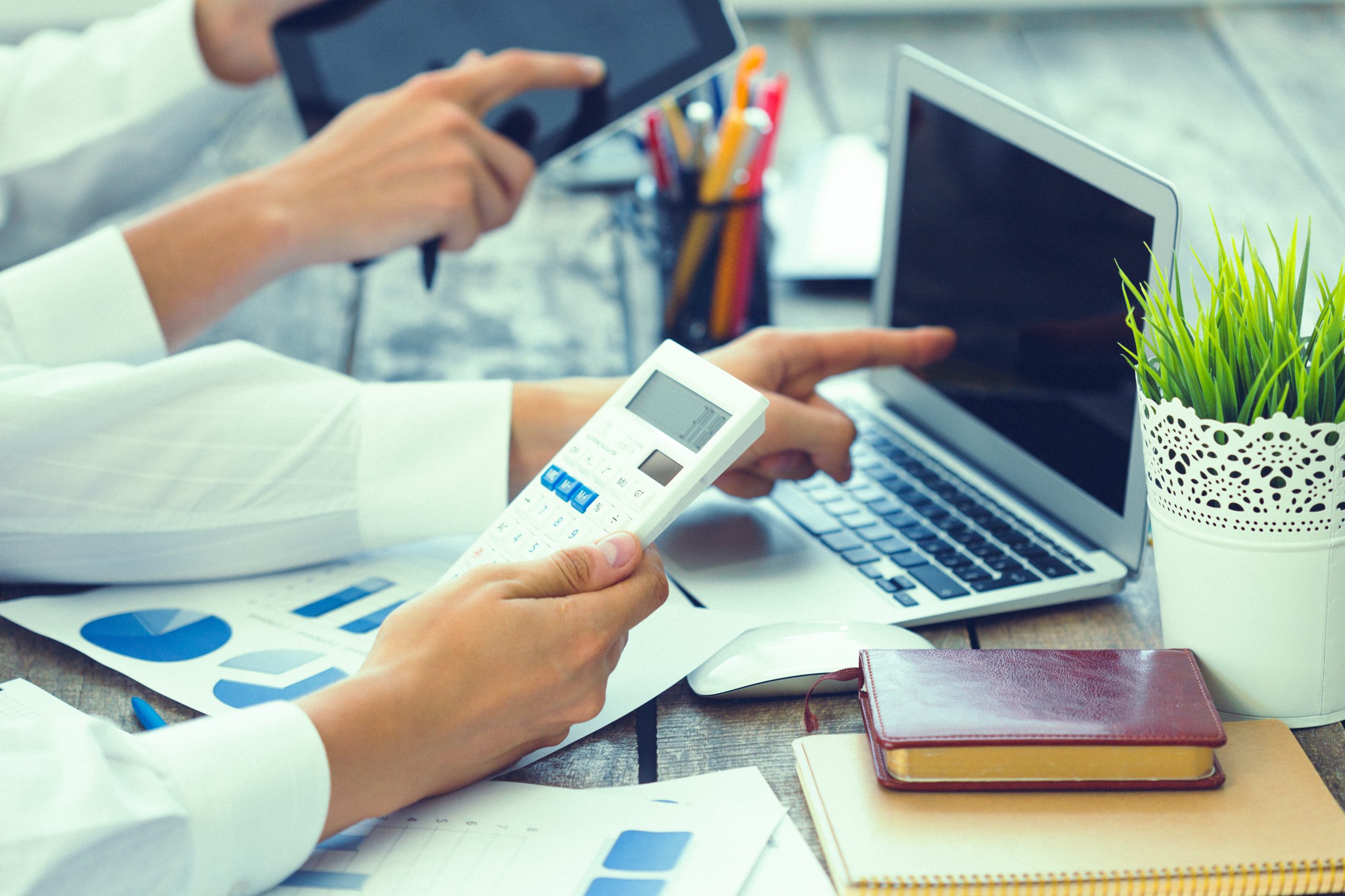 Signs Your Business Needs Professional Bookkeeping Services