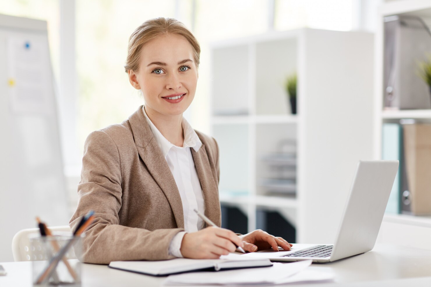 DIY Bookkeeping vs Hiring a Professional Accountant: Which Is Better?